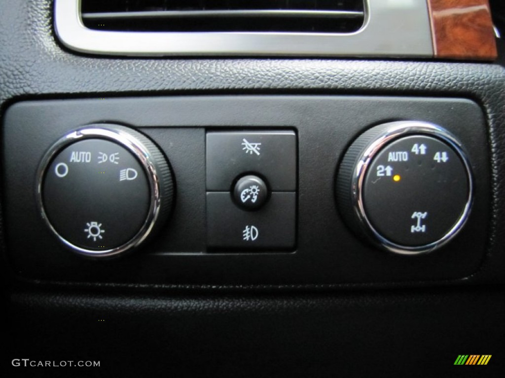 2007 Chevrolet Avalanche LT 4WD Controls Photo #57221771