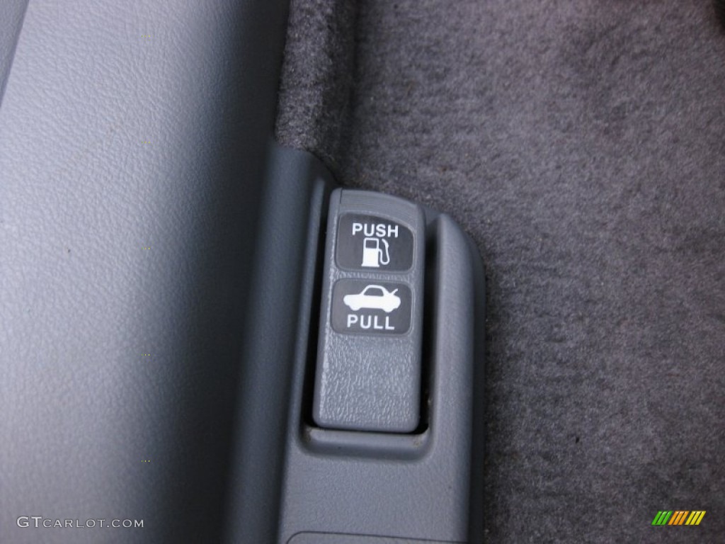 2004 TSX Sedan - Meteor Silver Metallic / Quartz photo #11