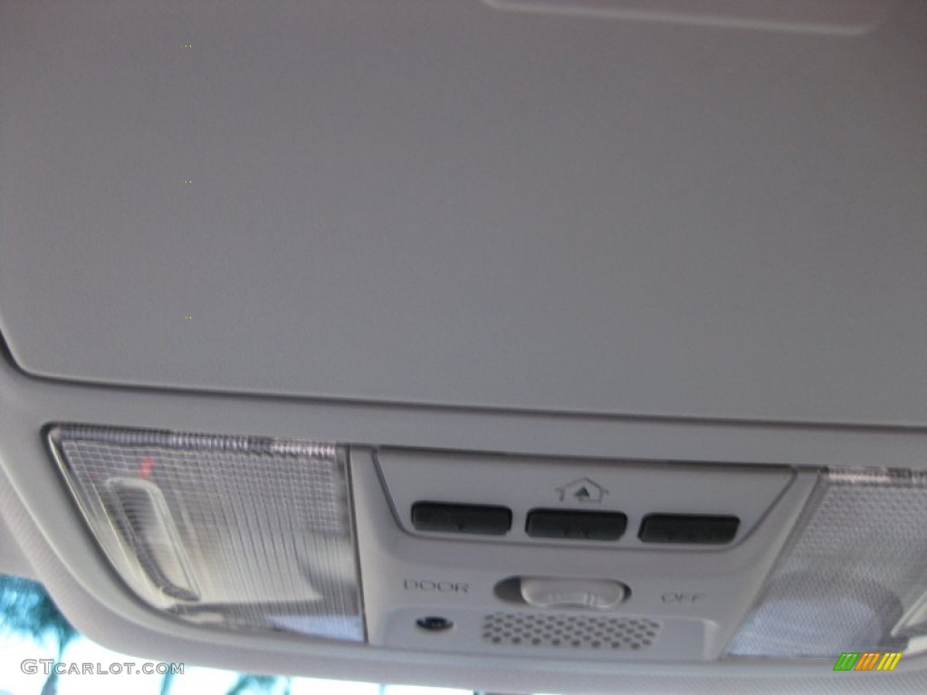 2004 TSX Sedan - Meteor Silver Metallic / Quartz photo #18