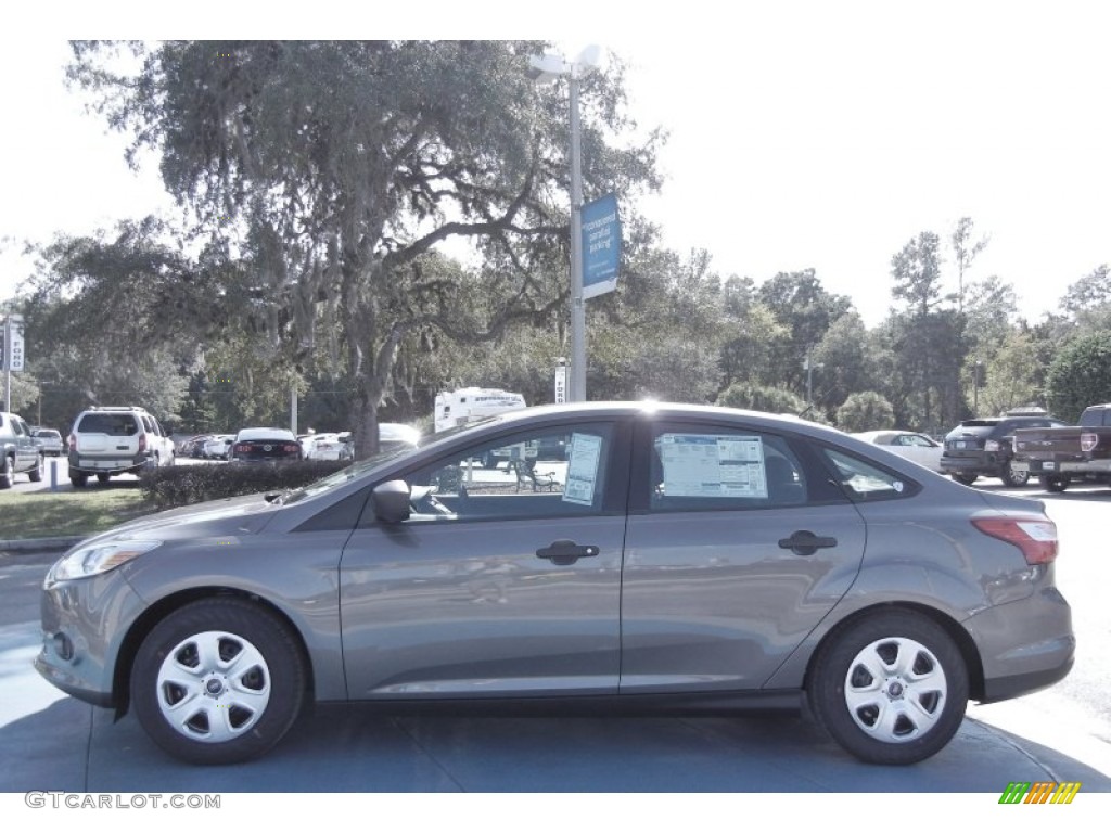 2012 Focus S Sedan - Sterling Grey Metallic / Charcoal Black photo #2