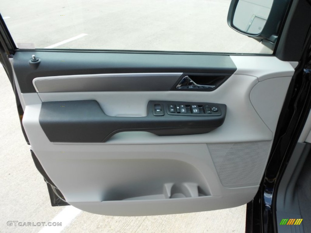 2012 Volkswagen Routan SE Aero Gray Door Panel Photo #57234059