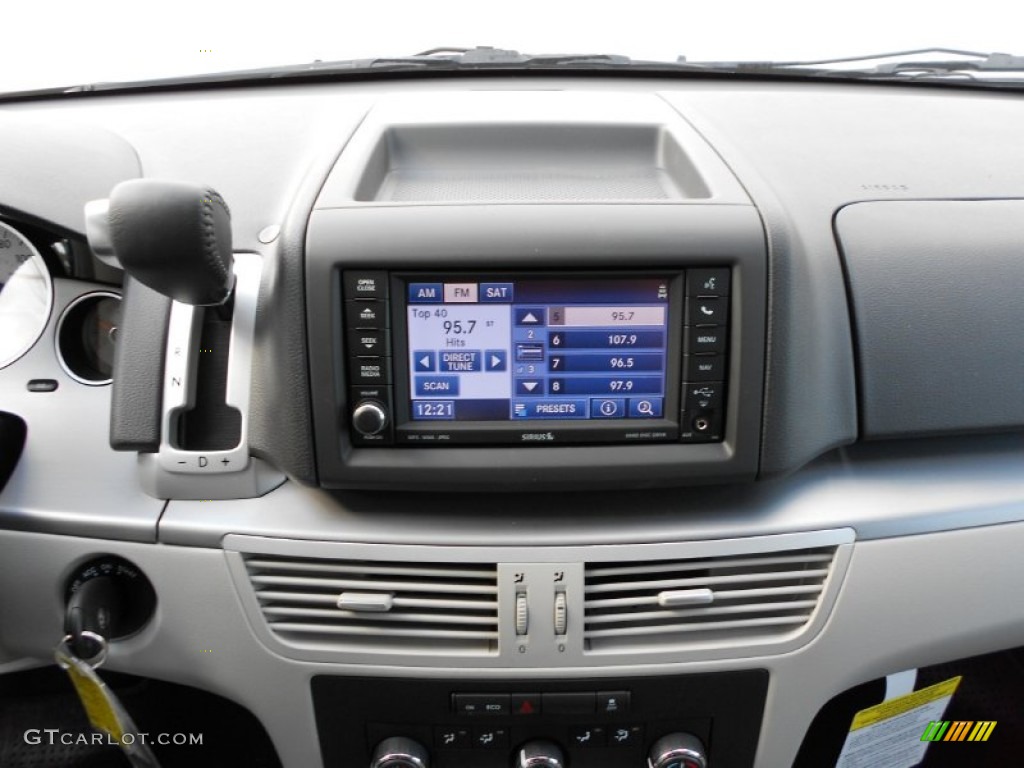 2012 Volkswagen Routan SE Controls Photo #57234134