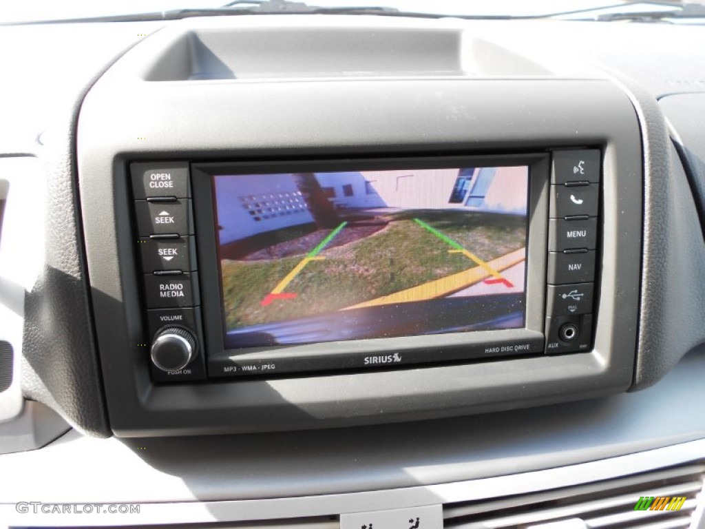 2012 Volkswagen Routan SE Controls Photo #57234179