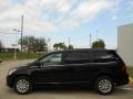 2012 Nocturne Black Metallic Volkswagen Routan SE  photo #4