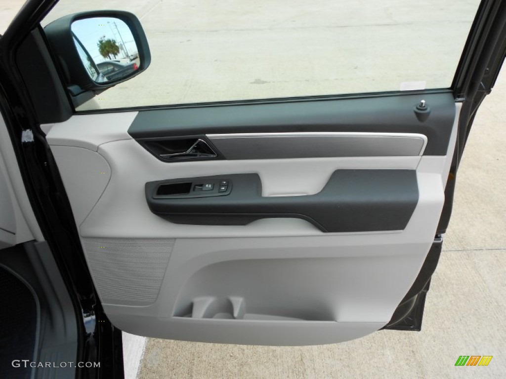 2012 Volkswagen Routan SE Aero Gray Door Panel Photo #57234308