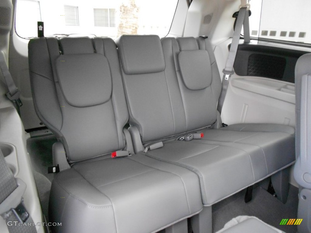 Aero Gray Interior 2012 Volkswagen Routan SE Photo #57234335