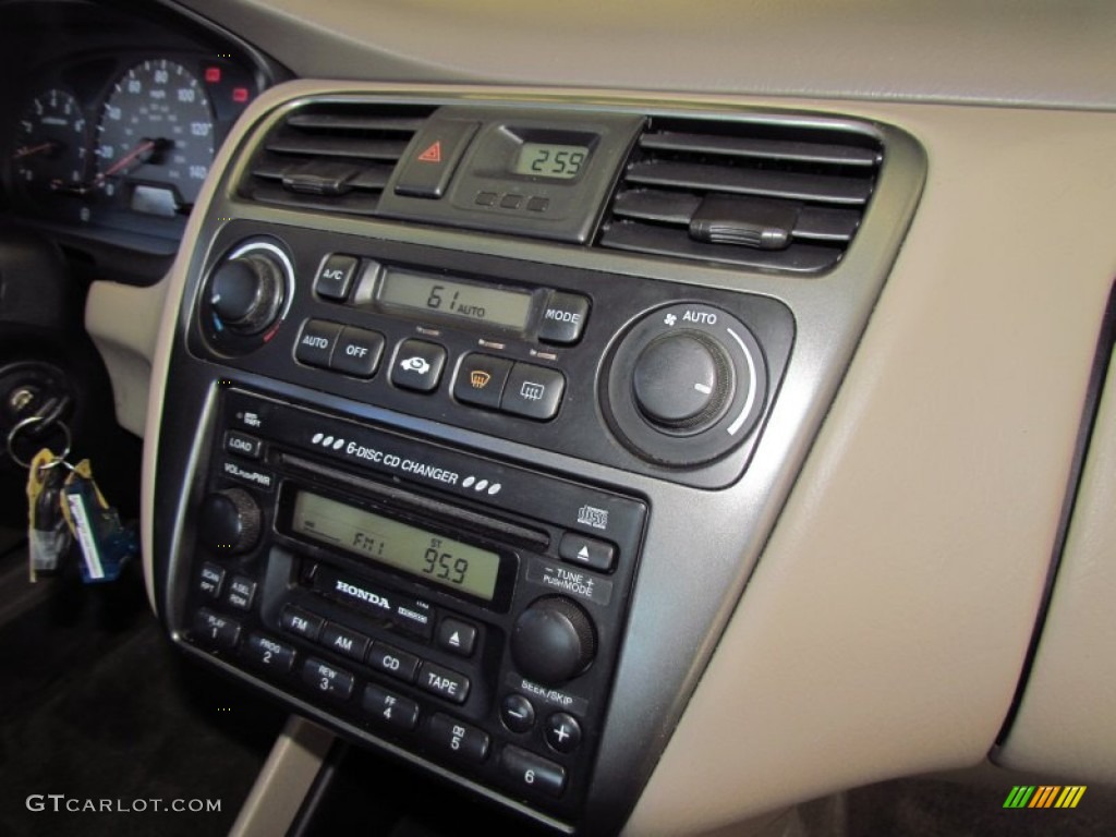 2002 Accord EX V6 Coupe - Taffeta White / Ivory photo #15