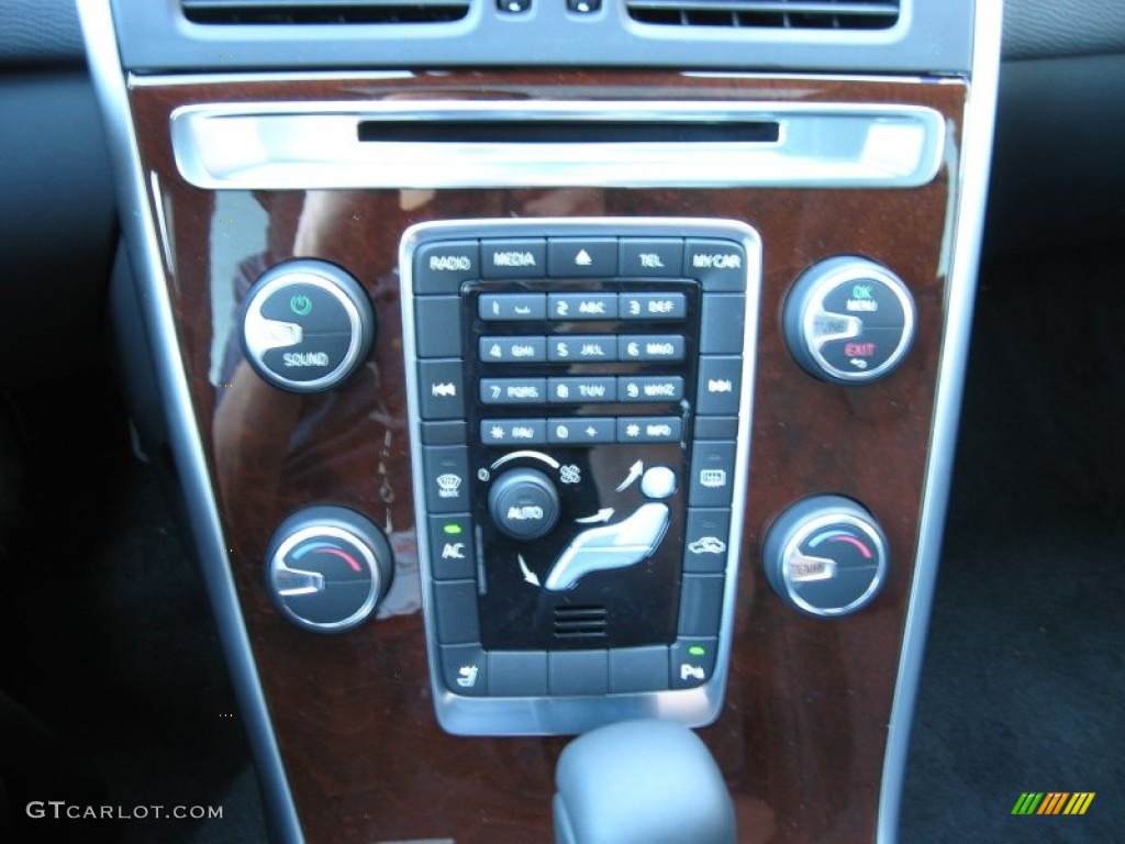 2012 Volvo XC60 3.2 Controls Photo #57235850