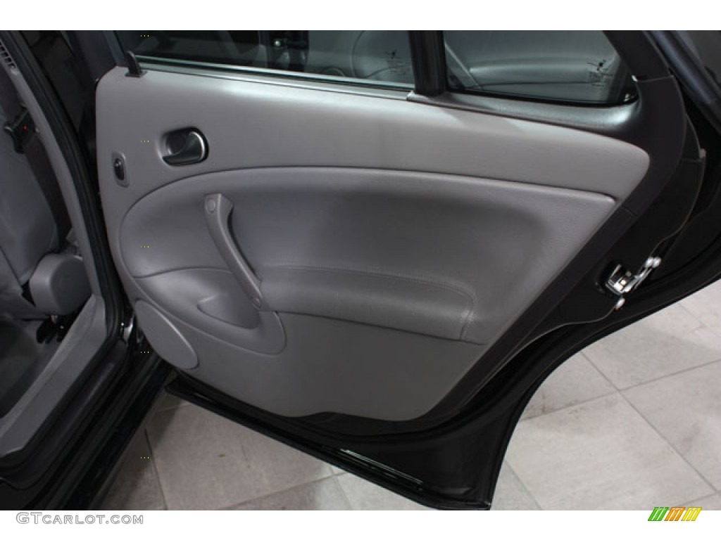 2005 Saab 9-5 Aero Sedan Granite Gray Door Panel Photo #57237893