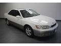 Diamond White Pearl 1998 Lexus ES 300