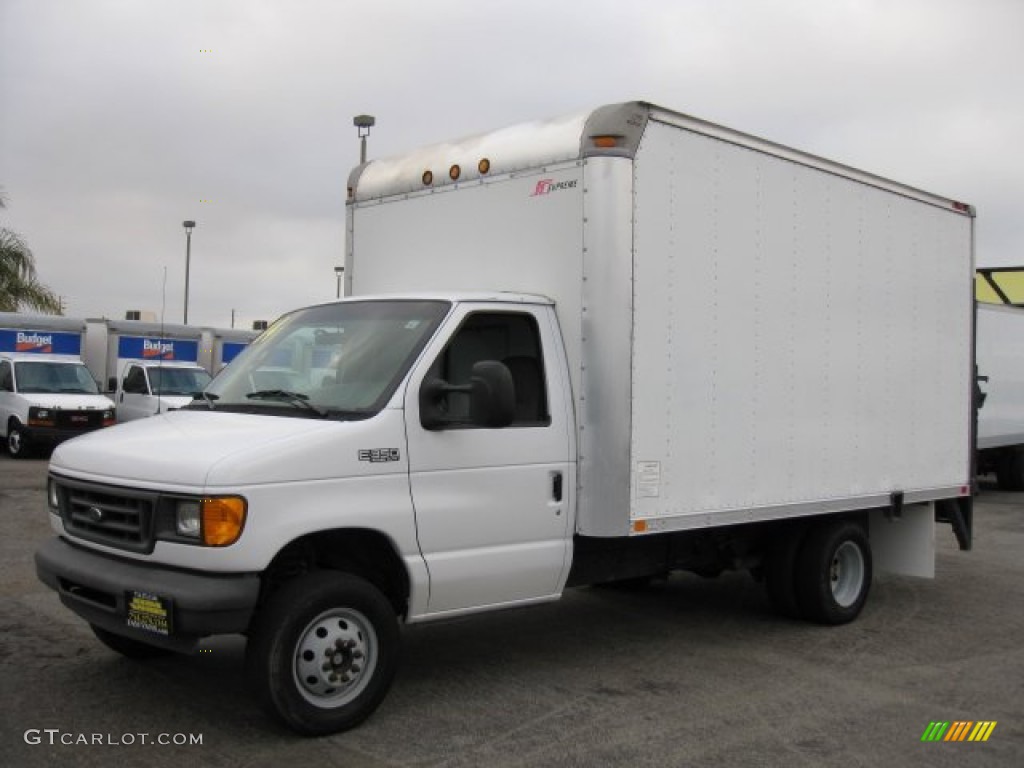 Oxford White 2004 Ford E Series Cutaway E350 Commercial Moving Truck Exterior Photo #57240780