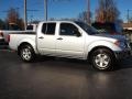 2009 Radiant Silver Nissan Frontier SE Crew Cab 4x4  photo #2