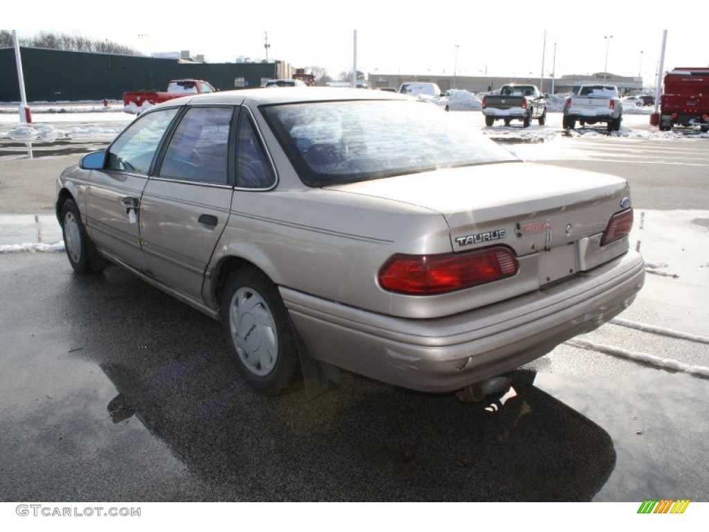 1993 Taurus GL Sedan - Mocha Frost Metallic / Beige photo #4