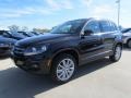 Deep Black Metallic - Tiguan SE Photo No. 1