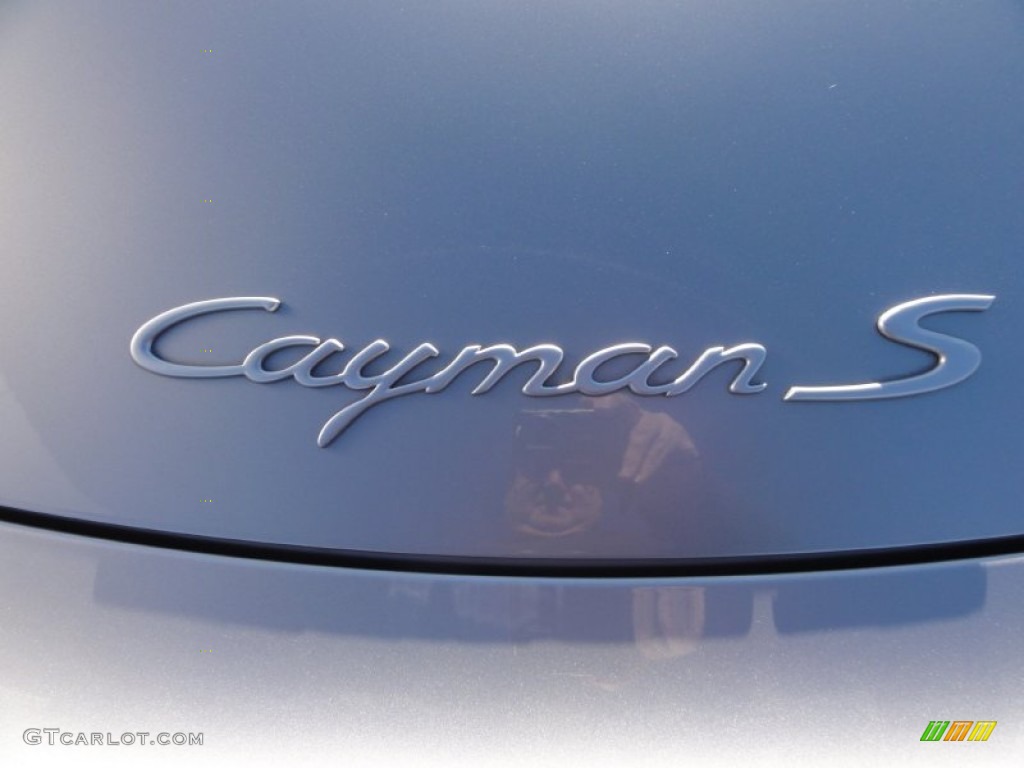 2009 Porsche Cayman S Marks and Logos Photos