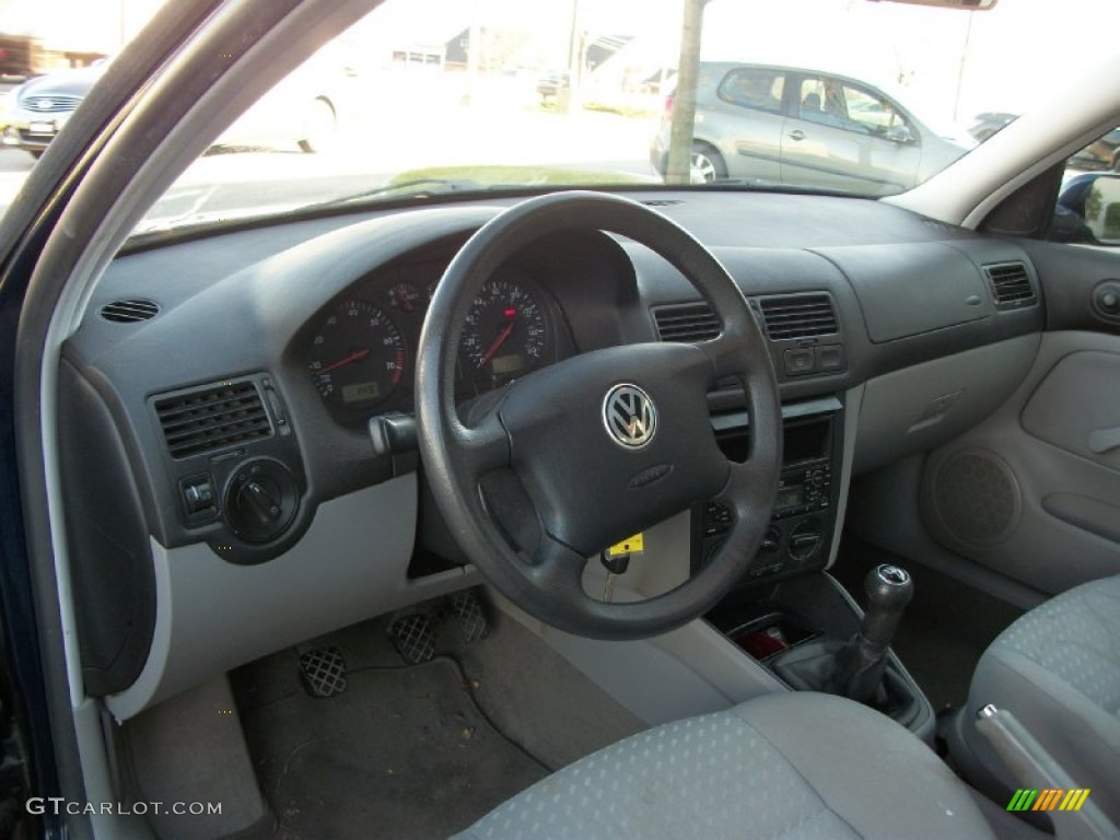 2002 Volkswagen Jetta GL Sedan Grey Dashboard Photo #57259025