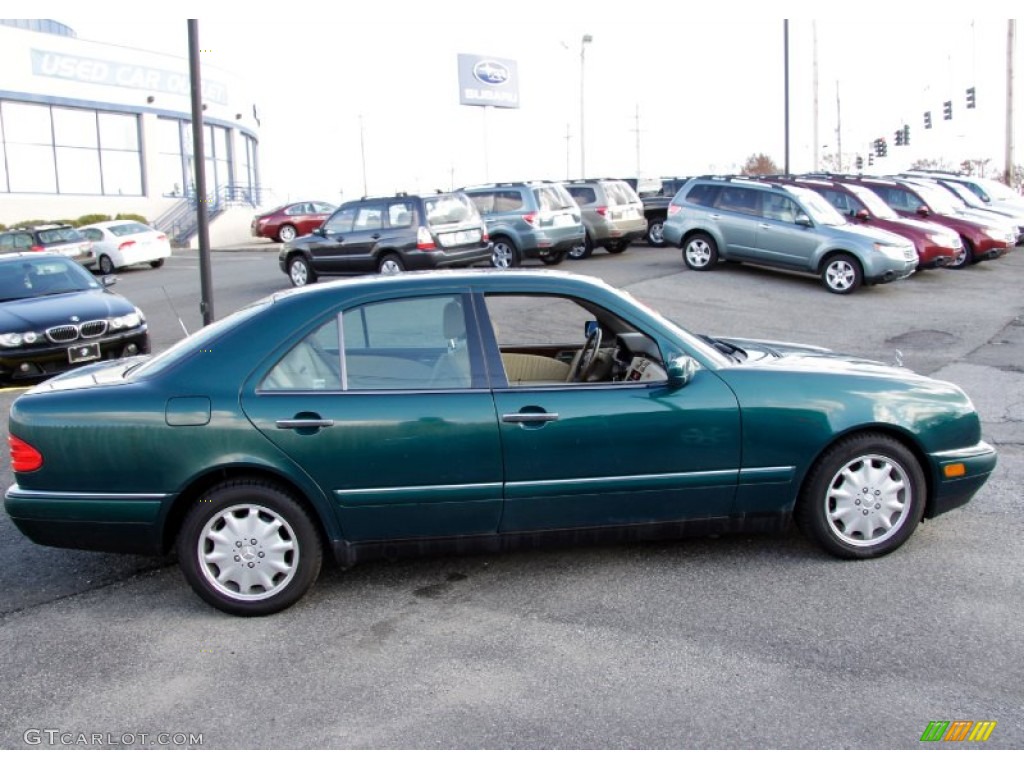 1996 E 320 Sedan - Brilliant Emerald Metallic / Beige photo #4