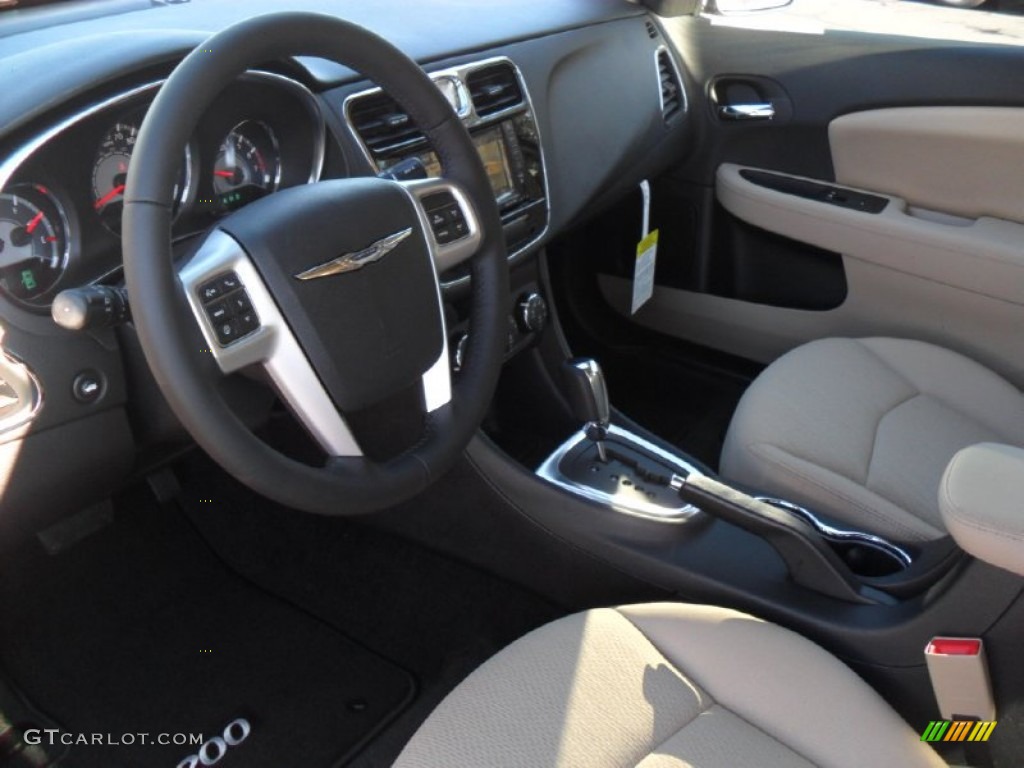 Black/Light Frost Interior 2012 Chrysler 200 Touring Sedan Photo #57267122