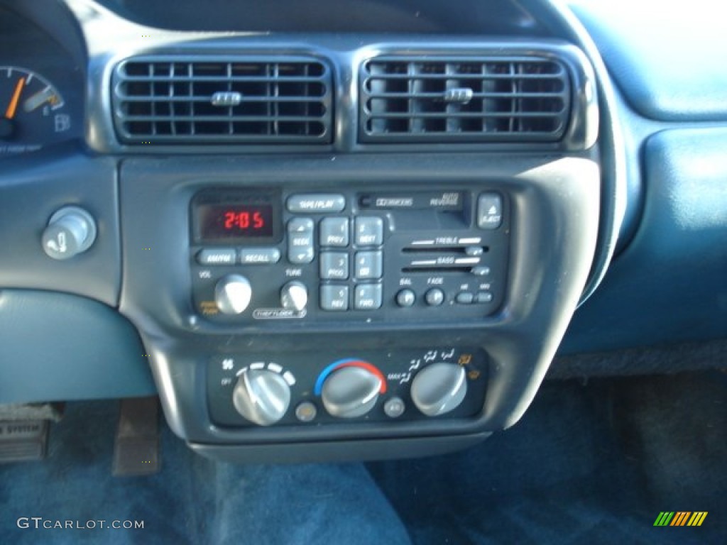 1996 Grand Prix SE Sedan - Bright White / Graphite Gray photo #12