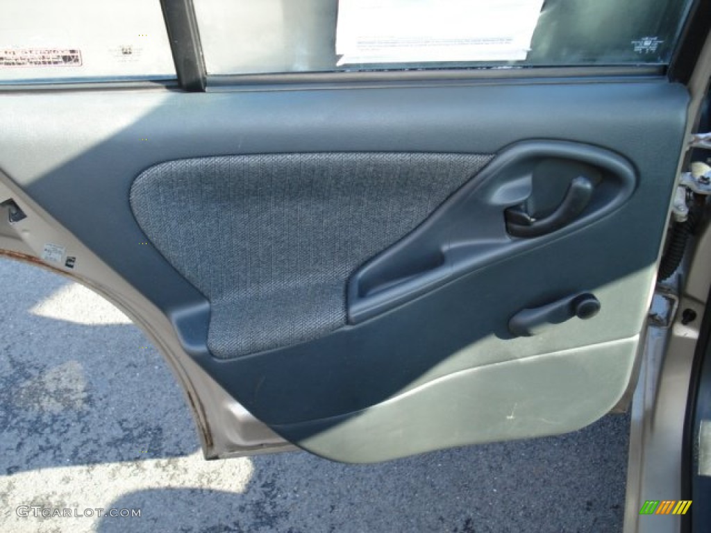 2002 Cavalier Sedan - Mayan Gold Metallic / Neutral photo #12