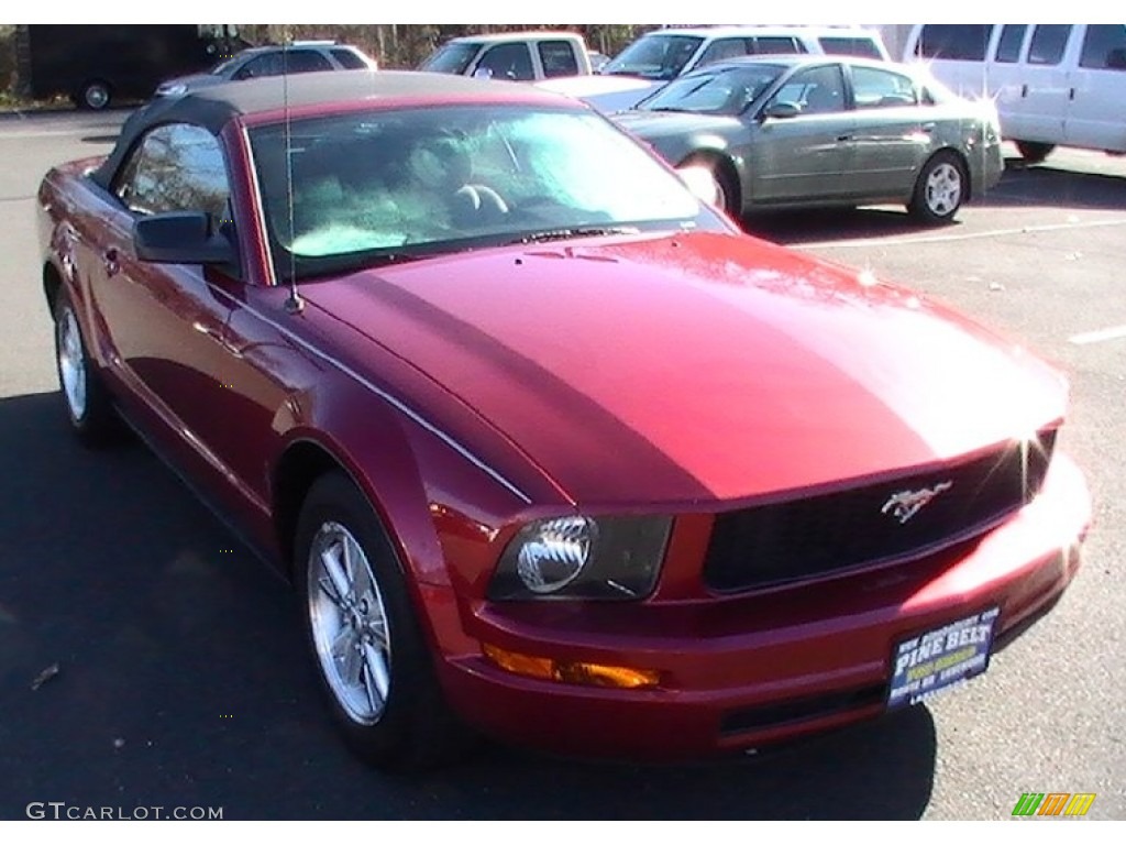 2007 Mustang V6 Deluxe Convertible - Torch Red / Light Graphite photo #3