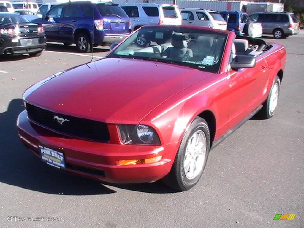 2007 Mustang V6 Deluxe Convertible - Torch Red / Light Graphite photo #10