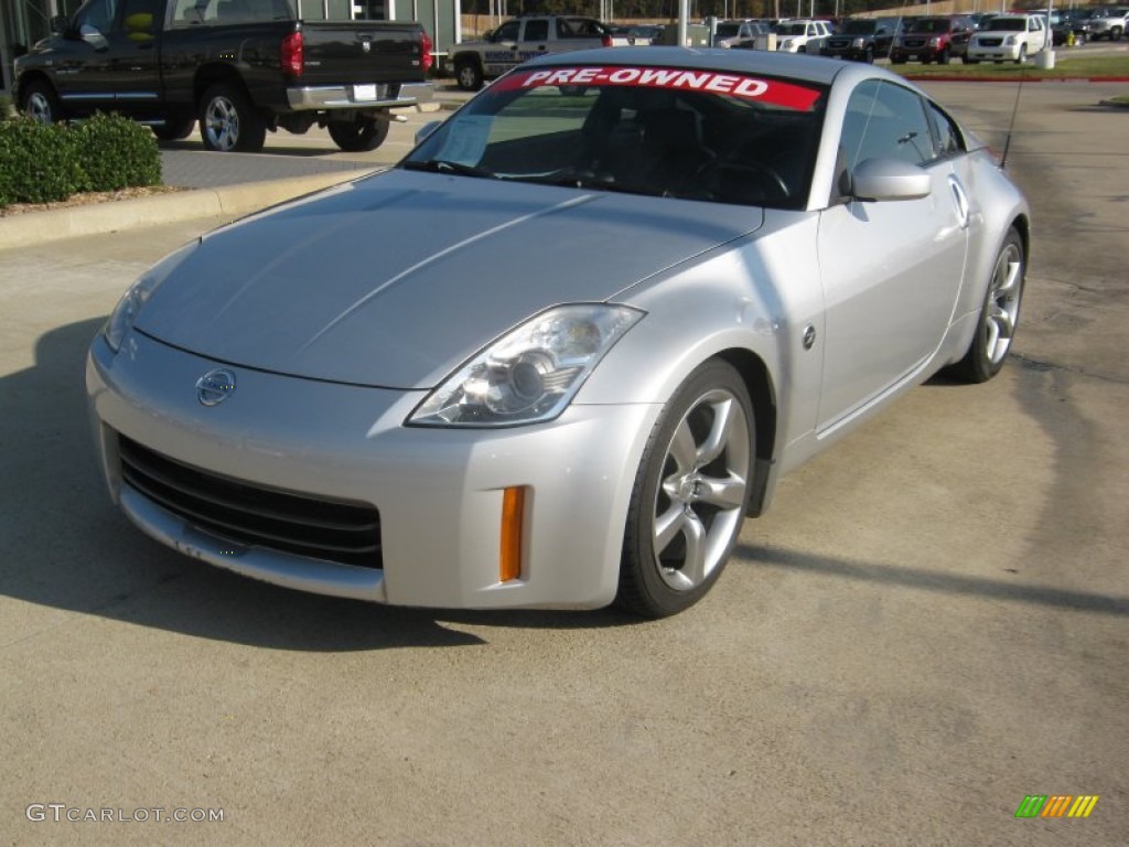 Silver Alloy Metallic Nissan 350Z