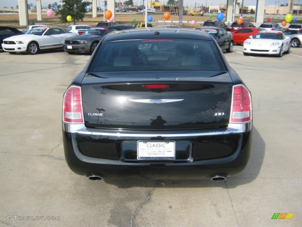 2011 300 Limited - Brilliant Black Crystal Pearl / Black photo #4