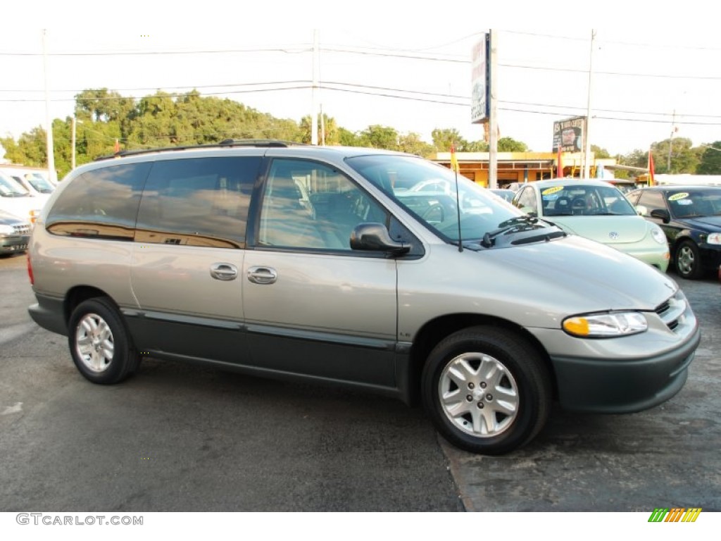 1996 Grand Caravan LE - Light Silverfern Pearl / Gray photo #1