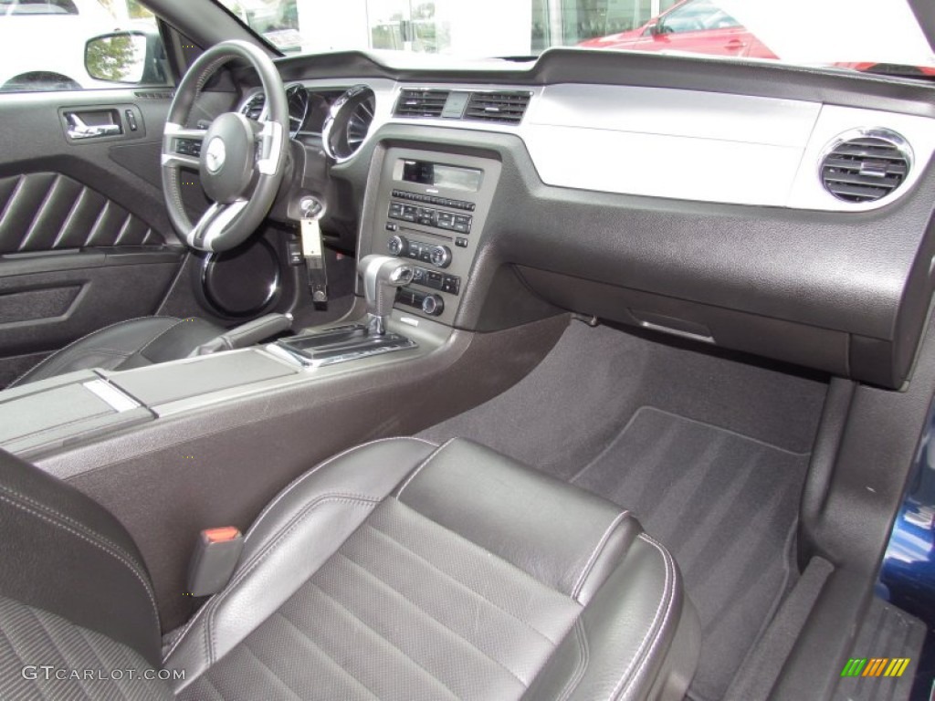 2010 Ford Mustang GT Premium Coupe Charcoal Black Dashboard Photo #57284499