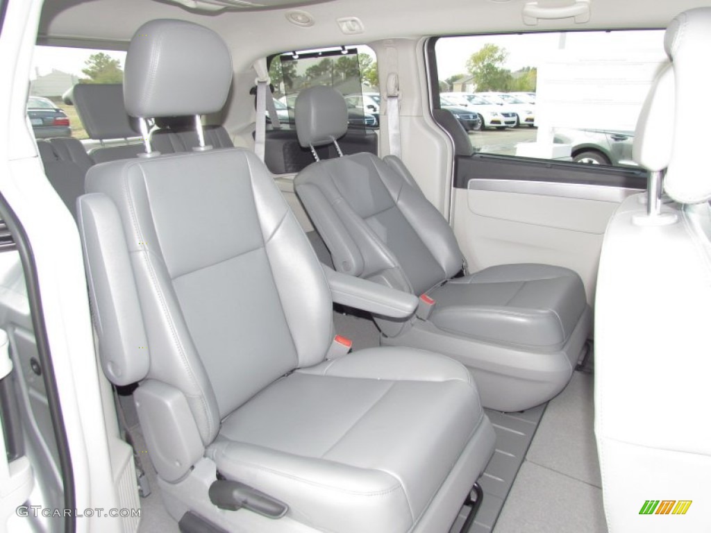 Aero Gray Interior 2012 Volkswagen Routan SE Photo #57285834