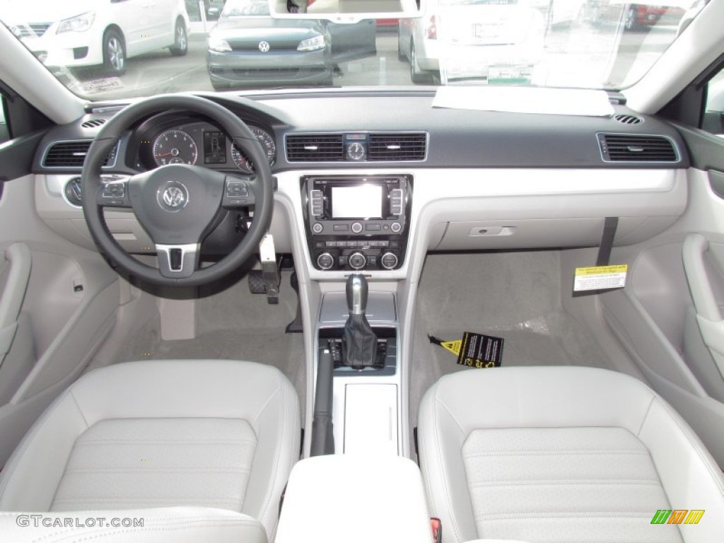2012 Volkswagen Passat V6 SE Moonrock Gray Dashboard Photo #57285948