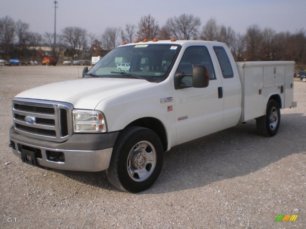 Oxford White 2005 Ford F350 Super Duty XLT SuperCab Commercial Exterior Photo #57287352