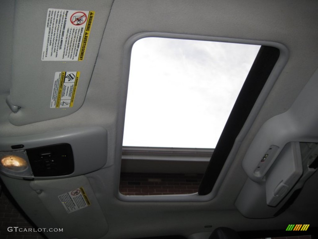 2004 Mercury Mountaineer V8 Premier AWD Sunroof Photo #57287811