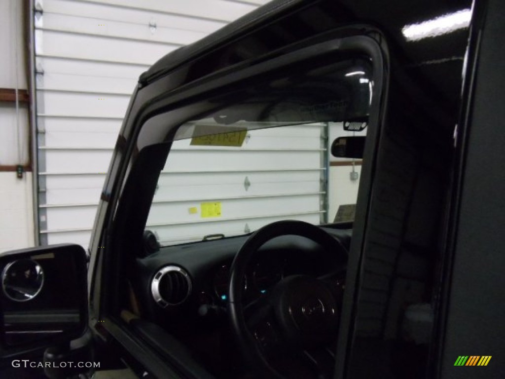 2011 Wrangler Sahara 4x4 - Black / Black/Dark Saddle photo #22