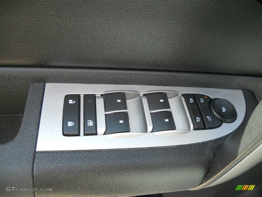 2008 Chevrolet Silverado 1500 LT Extended Cab Controls Photo #57293040