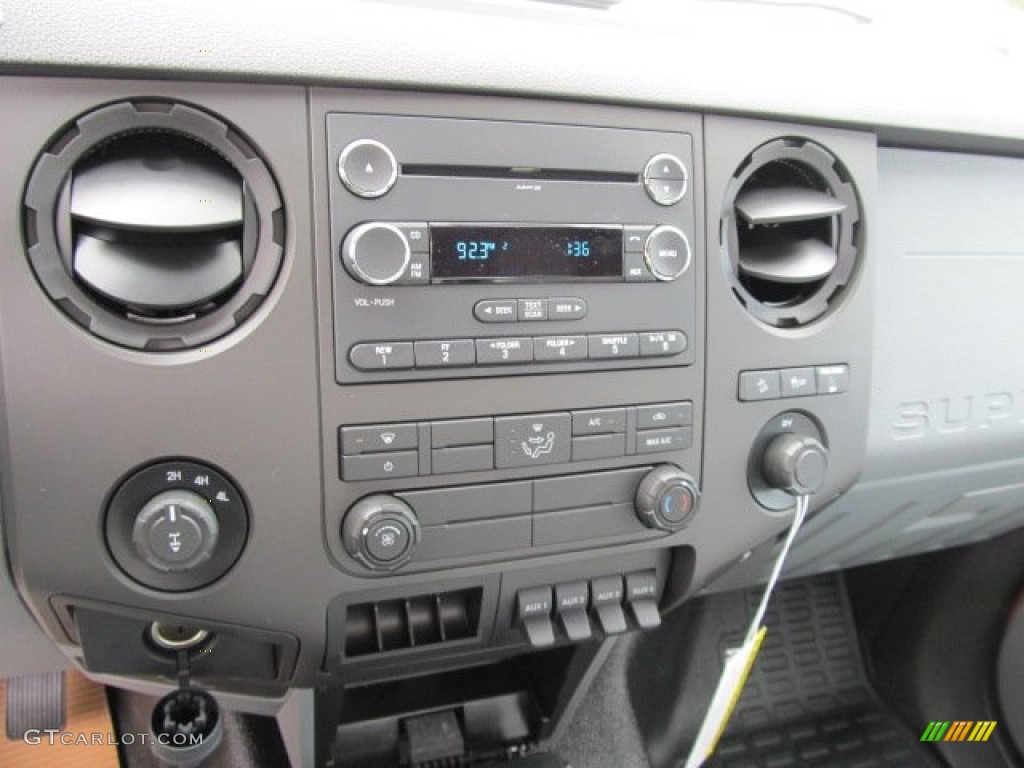 2012 Ford F250 Super Duty XL Regular Cab 4x4 Controls Photo #57298023