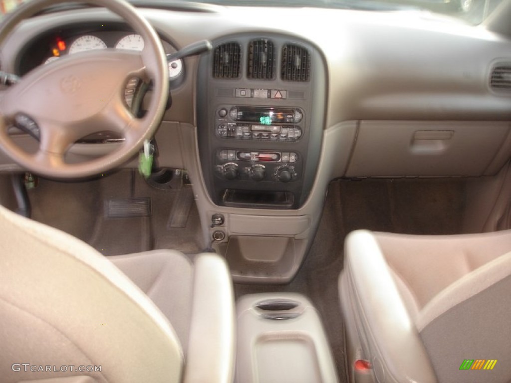 2003 Grand Caravan Sport - Onyx Green Pearl / Taupe photo #12