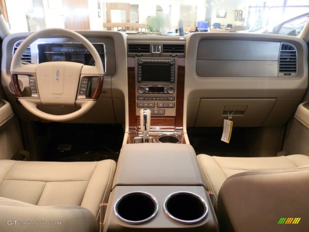 2011 Lincoln Navigator 4x4 Dashboard Photos