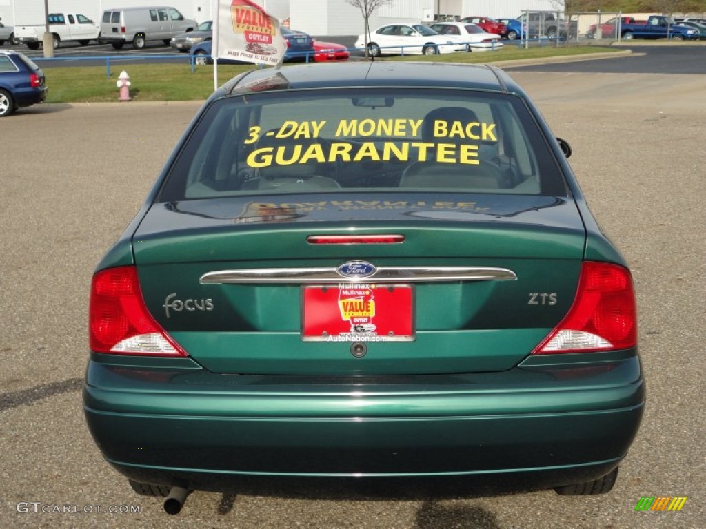 2000 Focus ZTS Sedan - Rainforest Green Metallic / Medium Graphite photo #2