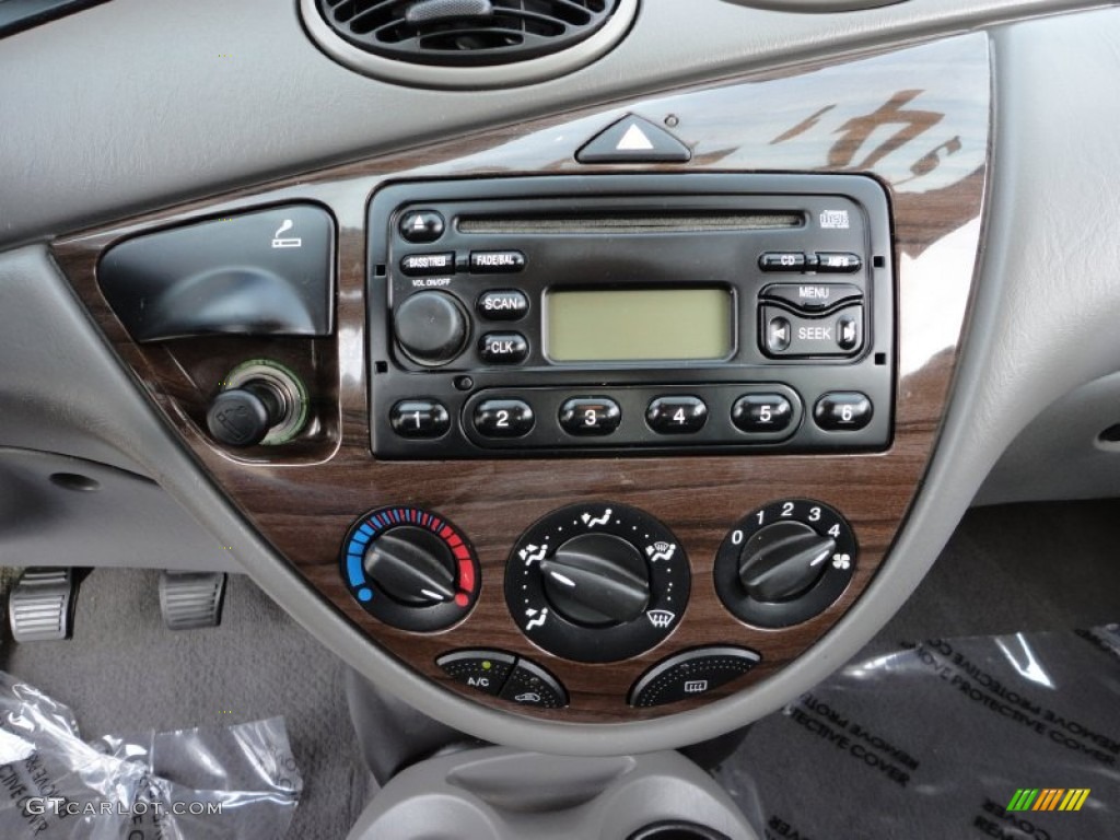 2000 Ford Focus ZTS Sedan Controls Photo #57301640