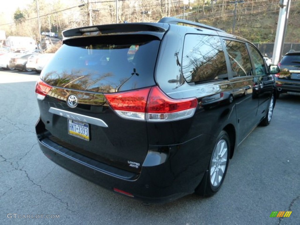 2011 Sienna Limited AWD - Black / Light Gray photo #4