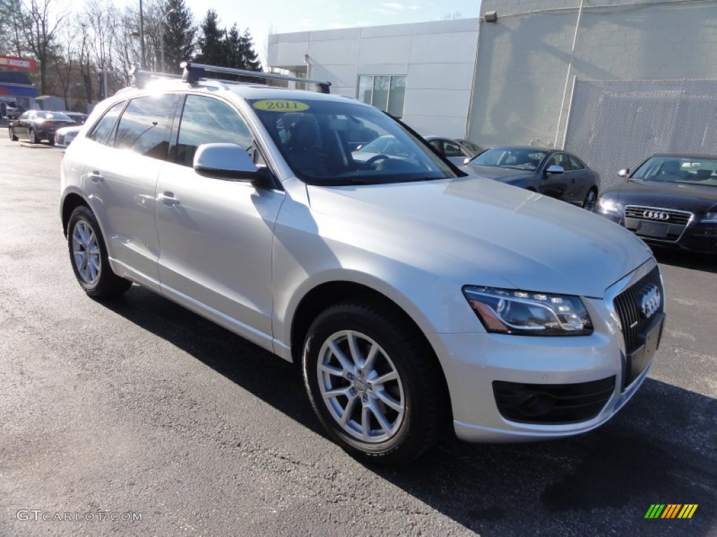 2011 Q5 2.0T quattro - Ice Silver Metallic / Black photo #4