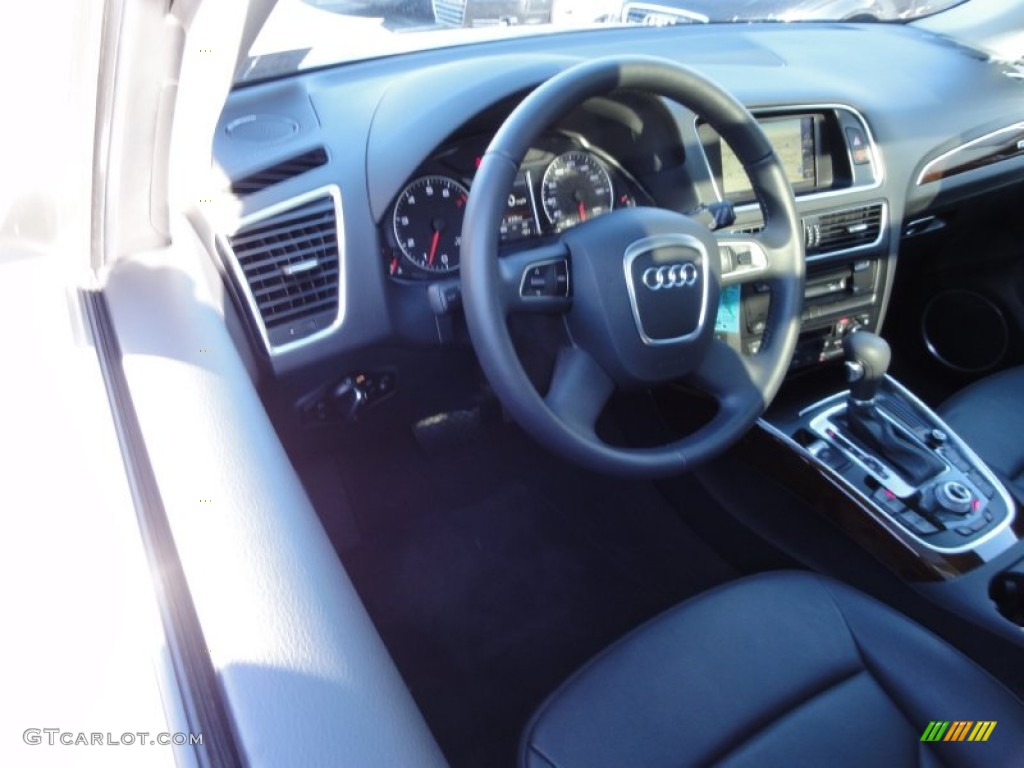 2011 Q5 2.0T quattro - Ice Silver Metallic / Black photo #12