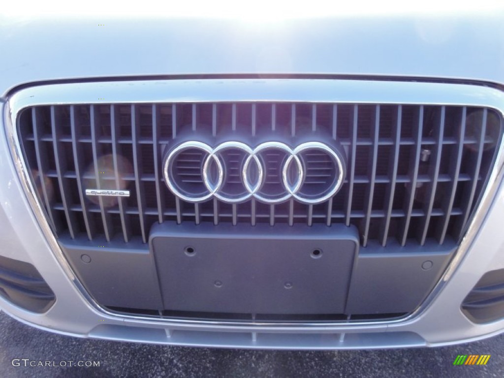 2011 Q5 2.0T quattro - Ice Silver Metallic / Black photo #32
