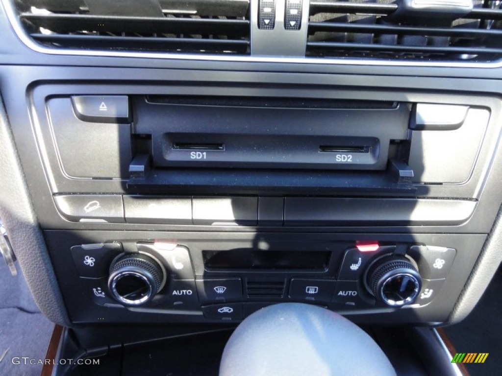 2011 Q5 2.0T quattro - Ice Silver Metallic / Black photo #37