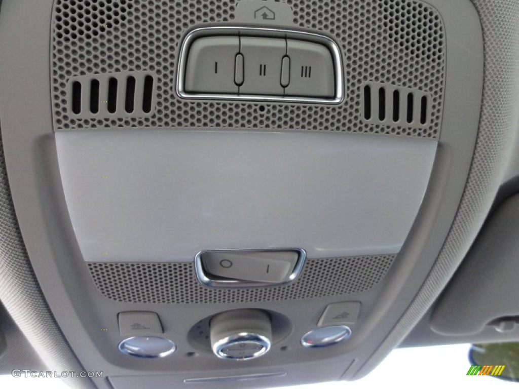 2011 Q5 2.0T quattro - Ice Silver Metallic / Black photo #39