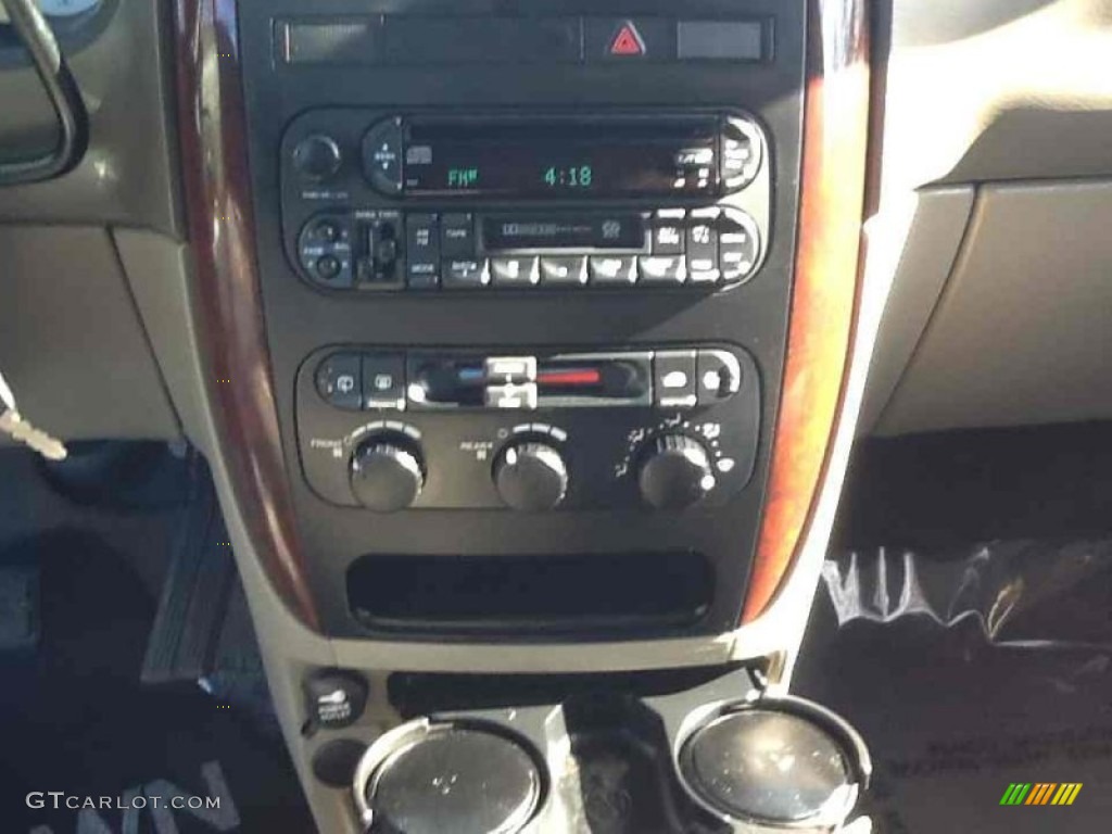 2004 Town & Country LX - Inferno Red Tinted Pearlcoat / Khaki photo #19