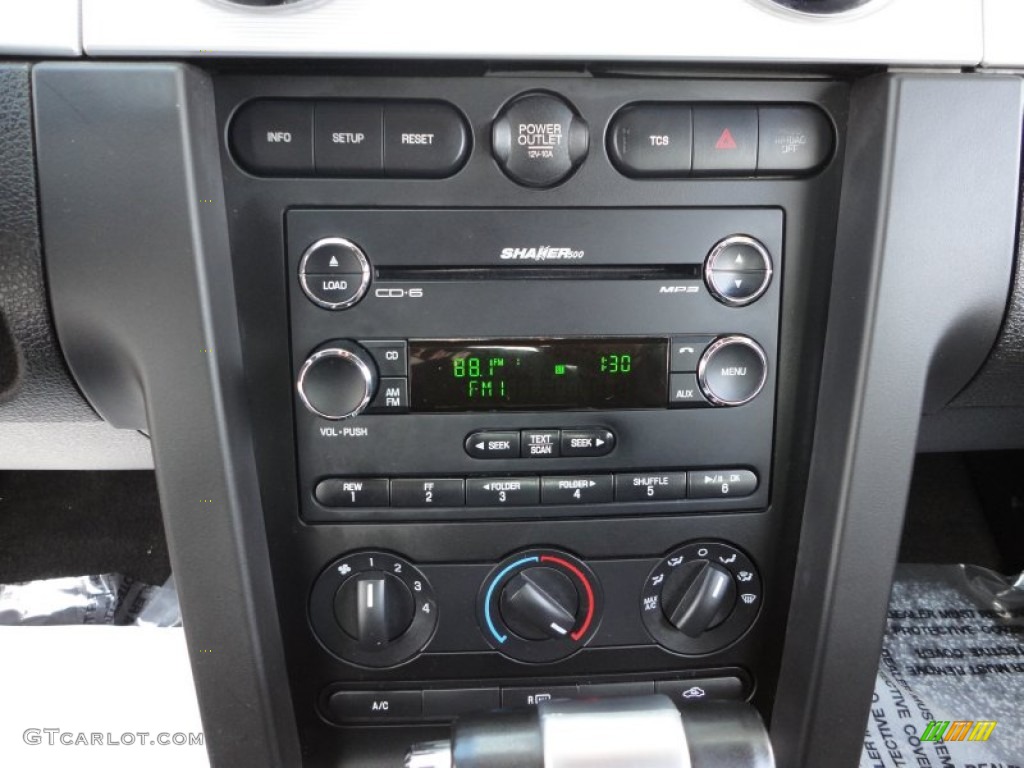2008 Ford Mustang GT Premium Coupe Controls Photo #57311986