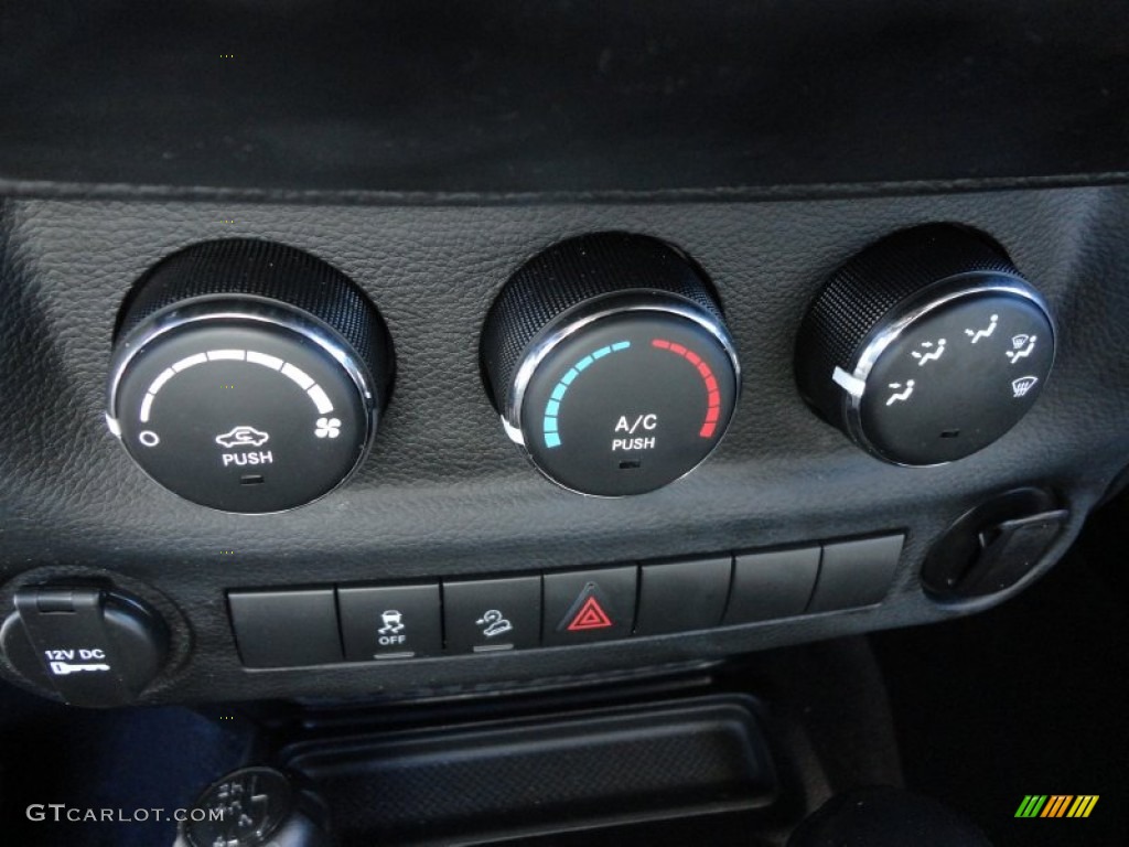 2011 Wrangler Sport 4x4 - Bright White / Black photo #24